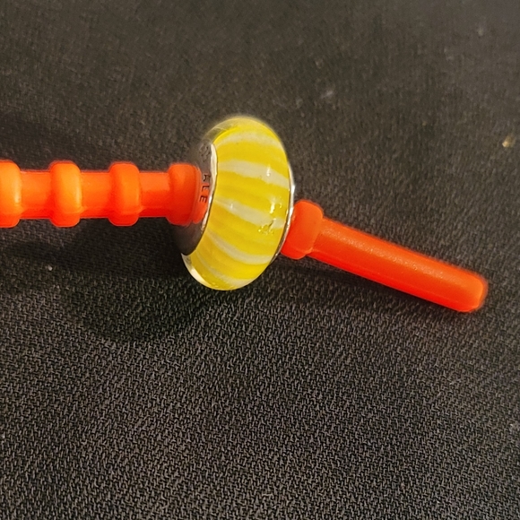 🍋 Authentic PANDORA Yellow Candy Stripes Murano Glass & Sterling Silver Charm - Picture 6 of 6